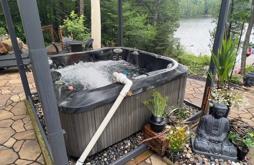 service-de-livraison-d'eau-pour-spa-laurentides